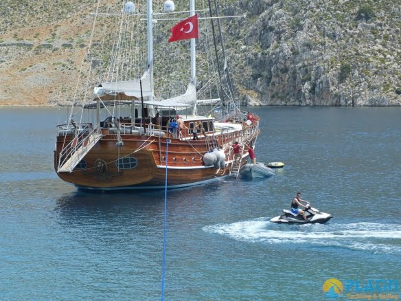 Yacht Kaptan Mehmet Bugra 8 Cabins 34 Meters Yacht Charter Turkey